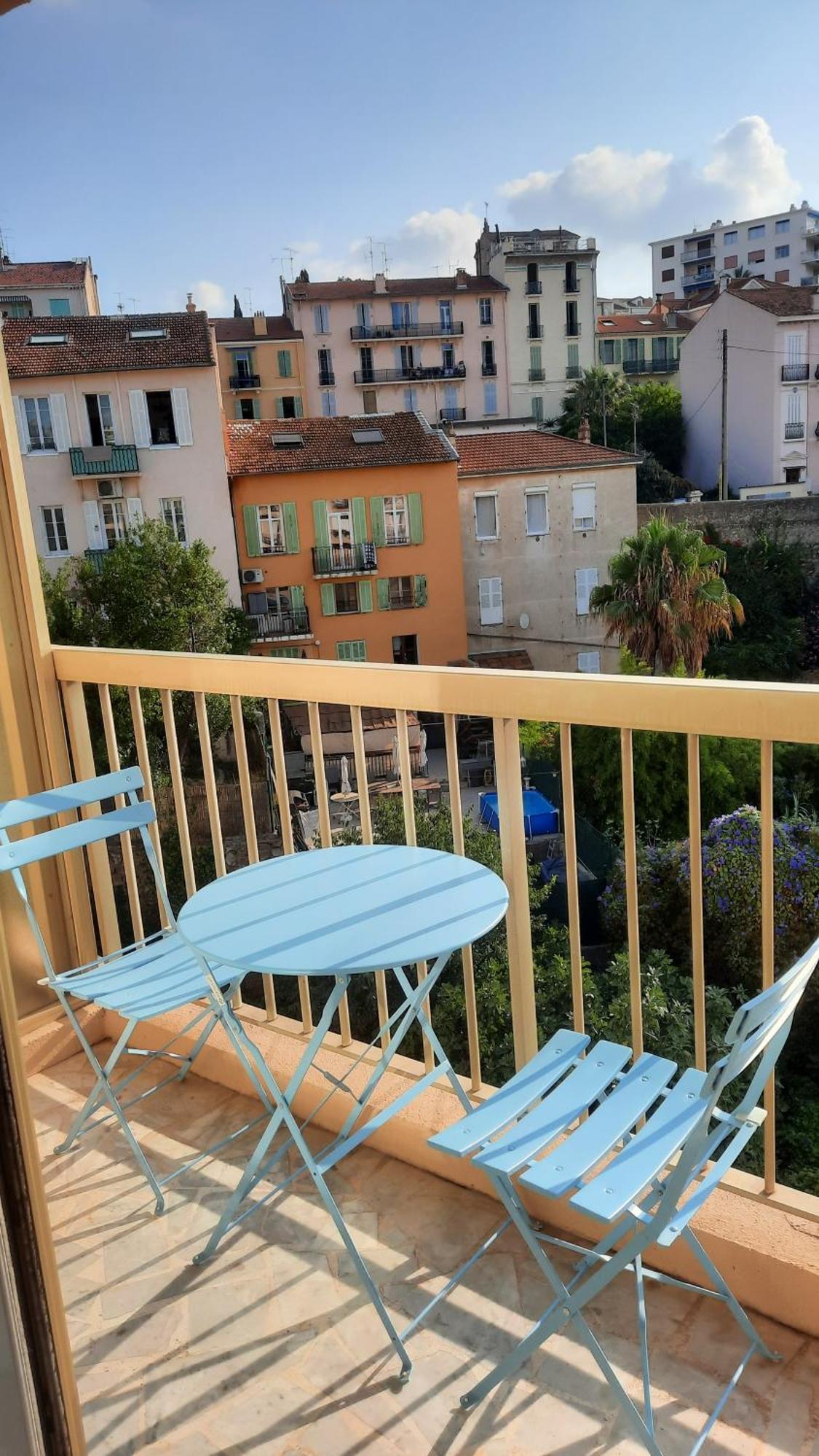 Sunny Mercury - Room In Apartment Кан Екстериор снимка